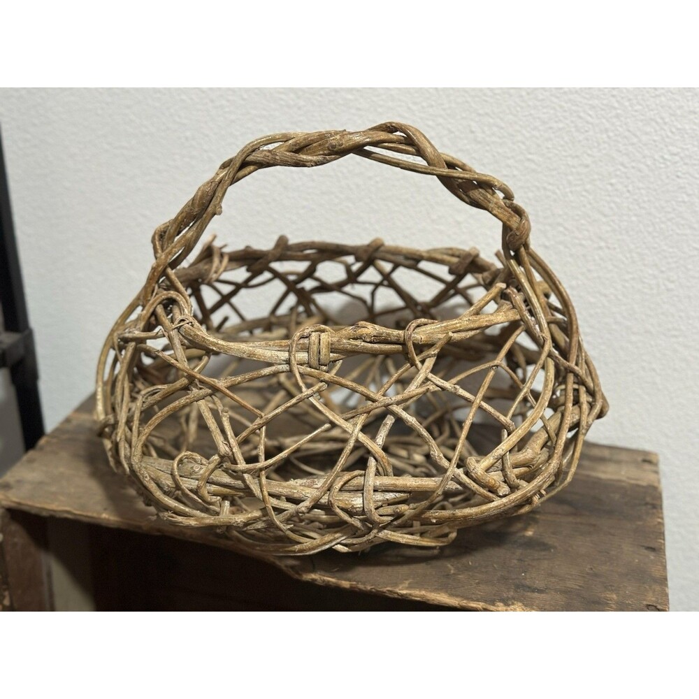 Pottery Barn Grapevine Woven Handle Basket Wrapped Vine